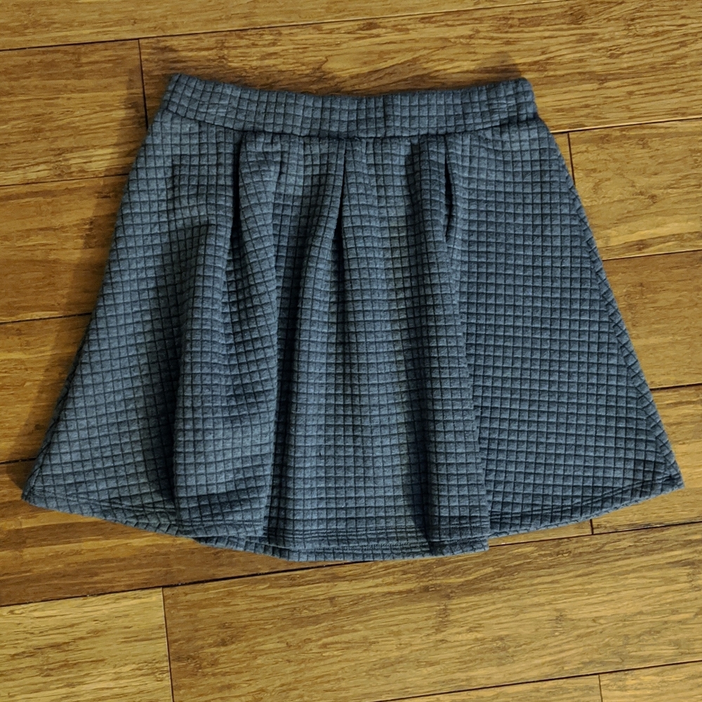 Gray waffle knit skirt